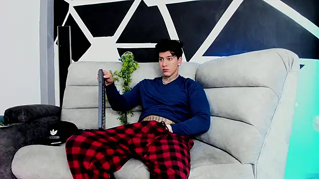 JUSTIN FULLER1 online show from October 25, 2025, 4:57 pm