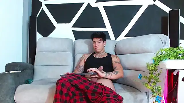 JUSTIN FULLER1 online show from November 28, 2025, 10:01 pm