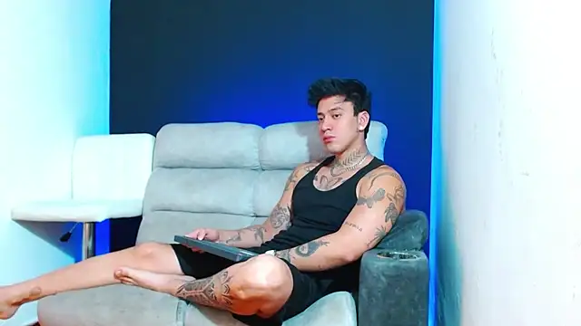 JUSTIN FULLER1 online show from February 14, 2026, 7:43 pm