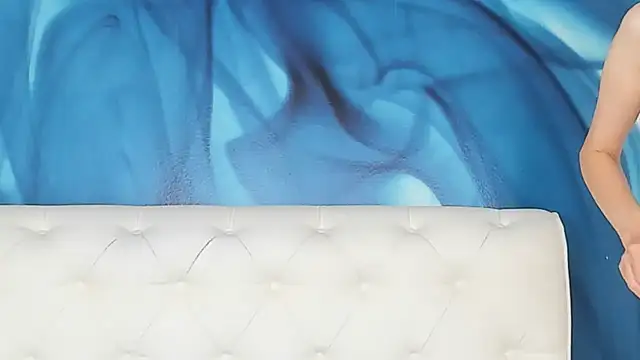 SkinnyDolly online show from October 7, 2025, 2:09 am