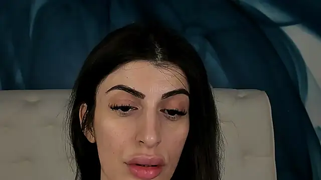 SkinnyDolly online show from December 14, 2025, 3:01 am