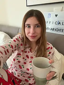 emma05 online show from February 8, 2026, 7:01 am