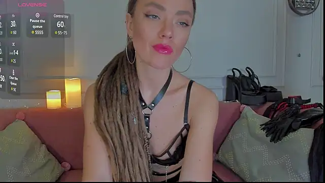 Snapshot of KellyFouler chatting on February 23, 2025, 1:32 pm KellyFouler online show from February 23, 2025, 1:32 pm