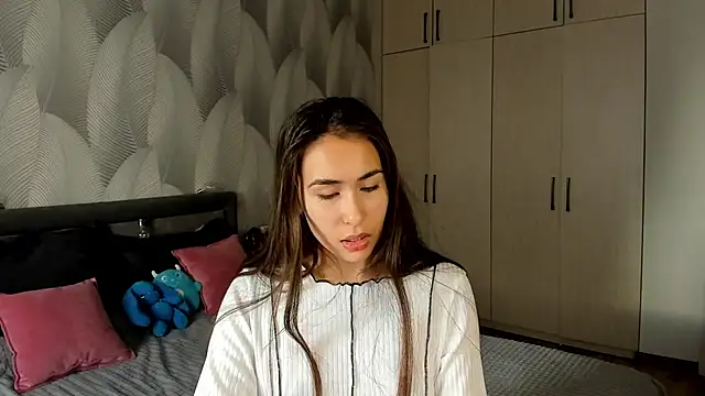 Bambiii bby online show from September 21, 2025, 3:30 am