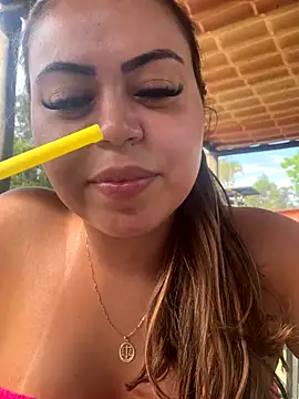 lariic online show from September 21, 2025, 7:04 pm