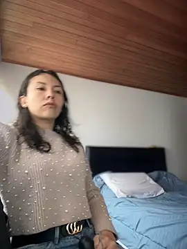 im lorein online show from October 24, 2025, 3:19 pm