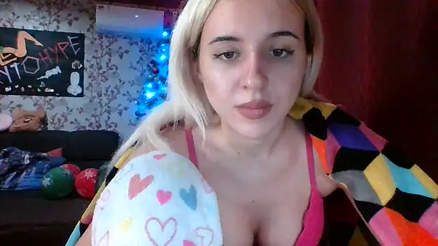 Puregirlaa online show from January 8, 2025, 3:50 pm