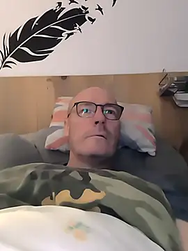 bogland33 online show from October 18, 2025, 12:35 am