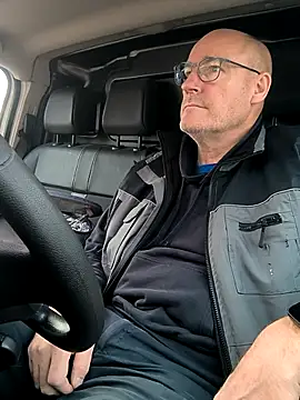 bogland33 online show from November 7, 2025, 11:32 am