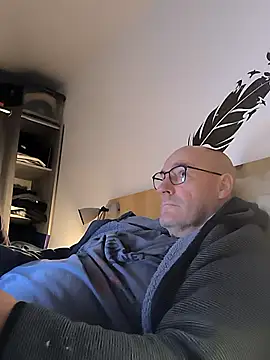 bogland33 online show from January 8, 2026, 7:27 pm