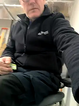 bogland33 online show from March 4, 2026, 4:35 pm