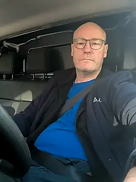 bogland33 online show from April 10, 2026, 4:12 pm