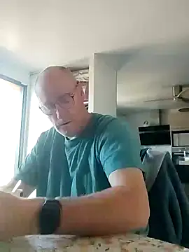 Snapshot of bogland33 chatting on May 23, 2026, 7:13 am bogland33 online show from May 23, 2026, 7:13 am