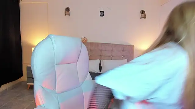 ARITOO  online show from December 3, 2024, 3:52 am