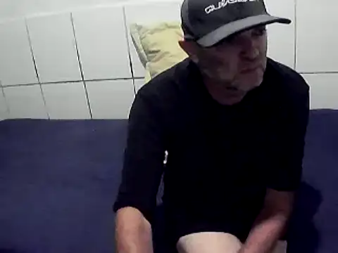 pierdona online show from April 14, 2026, 7:53 pm