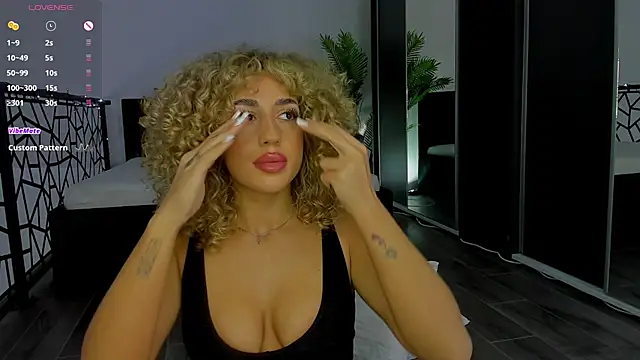 CurlyAnt0 online show from January 9, 2026, 8:06 am