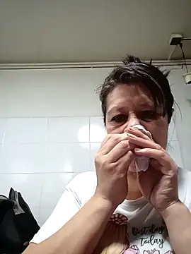carolina linarez69 online show from May 16, 2026, 11:57 pm