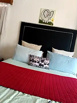 contagiousqueen online show from February 12, 2026, 9:37 am