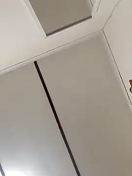 contagiousqueen online show from April 16, 2026, 4:57 am