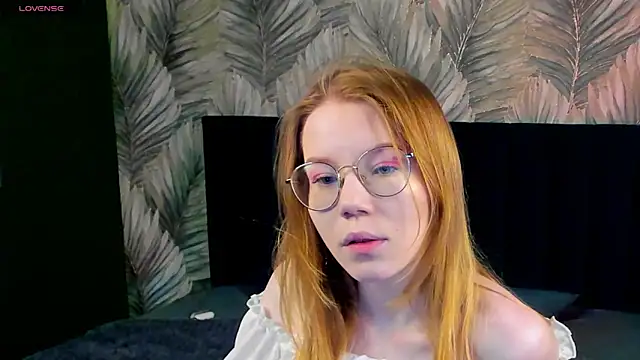 Esme Runn online show from March 19, 2025, 10:00 am