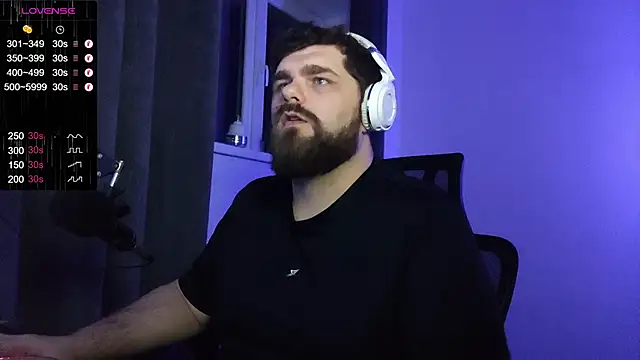 Snapshot of KingMarti chatting on January 8, 2026, 10:12 pm KingMarti online show from January 8, 2026, 10:12 pm