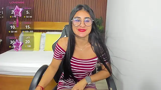 Snapshot of evelin_leroy chatting on February 4, 2025, 12:00 pm evelin leroy online show from February 4, 2025, 12:00 pm