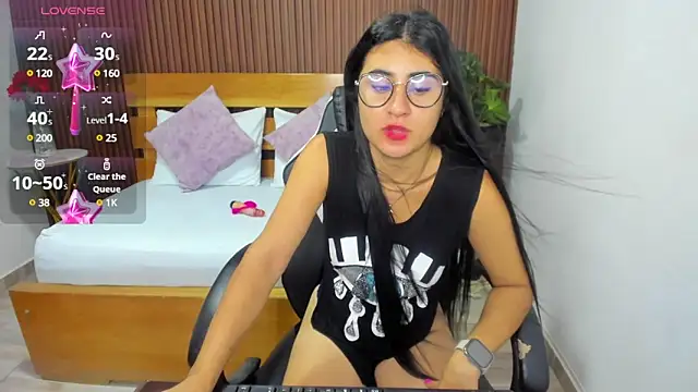 Snapshot of evelin_leroy chatting on March 12, 2025, 12:04 pm evelin leroy online show from March 12, 2025, 12:04 pm