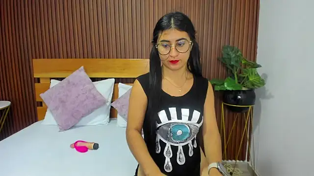 Snapshot of evelin_leroy chatting on March 12, 2025, 3:07 pm evelin leroy online show from March 12, 2025, 3:07 pm