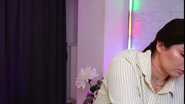 RachelSwaan online show from March 17, 2026, 6:17 am