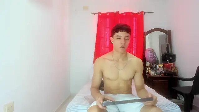 Snapshot of enzo_sloran chatting on November 12, 2025, 1:55 pm enzo sloran online show from November 12, 2025, 1:55 pm