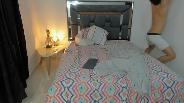 enzo sloran online show from December 1, 2025, 7:35 am