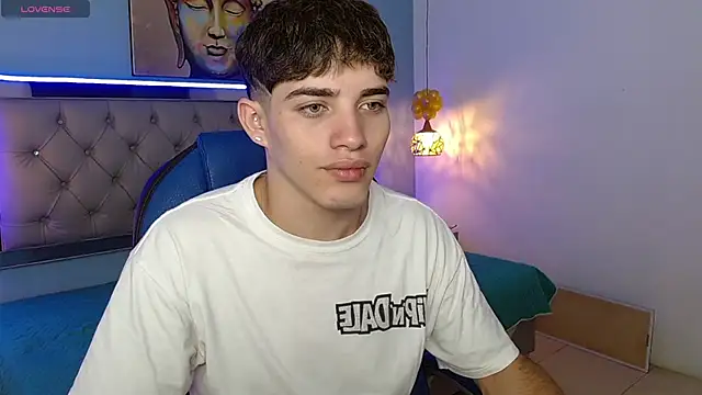 AlejooTwink online show from January 8, 2025, 5:59 pm