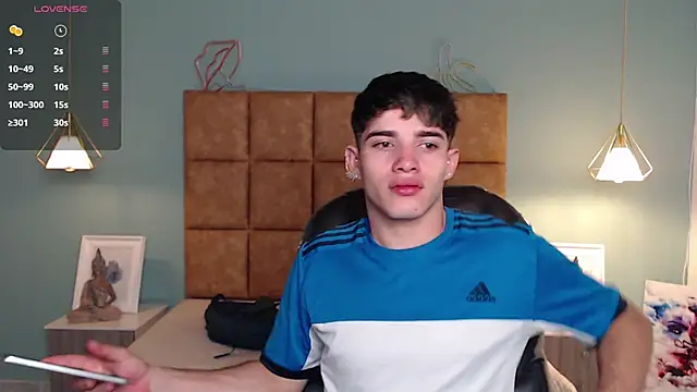 AlejooTwink online show from January 10, 2025, 5:45 pm