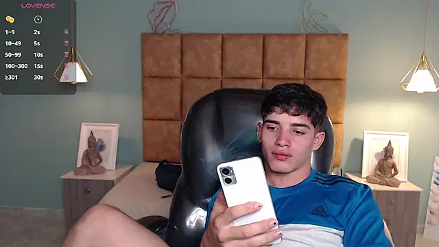 AlejooTwink online show from January 10, 2025, 8:48 pm