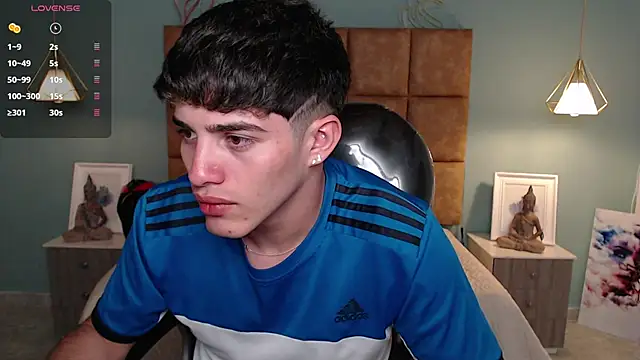 AlejooTwink online show from January 10, 2025, 11:50 pm