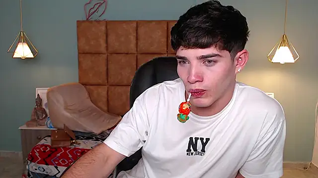 AlejooTwink online show from January 15, 2025, 11:30 pm