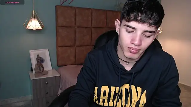 AlejooTwink online show from February 2, 2025, 5:26 pm