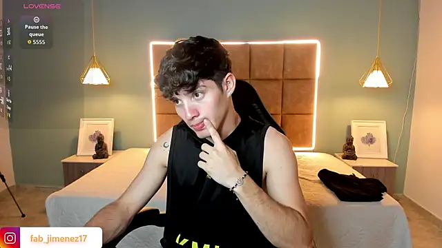 AlejooTwink online show from April 8, 2026, 3:17 am