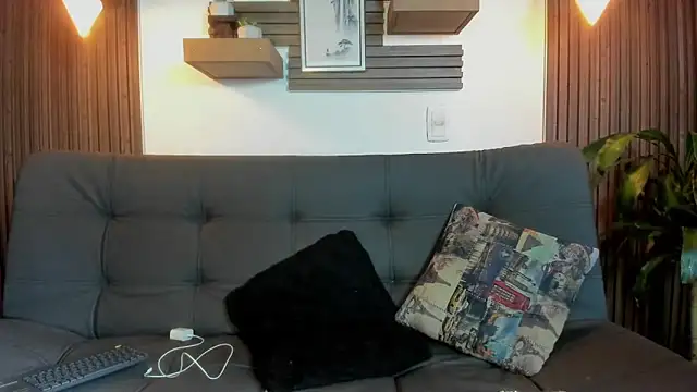 Snapshot of Layla_707 chatting on October 10, 2025, 10:20 pm Layla 707 online show from October 10, 2025, 10:20 pm