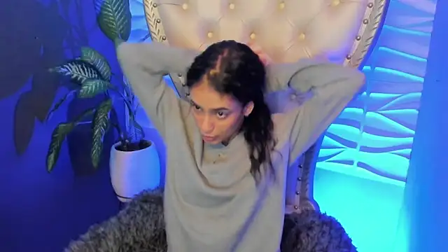 Snapshot of Layla_707 chatting on November 4, 2025, 1:38 am Layla 707 online show from November 4, 2025, 1:38 am