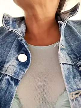 siri duque online show from March 1, 2025, 3:16 pm