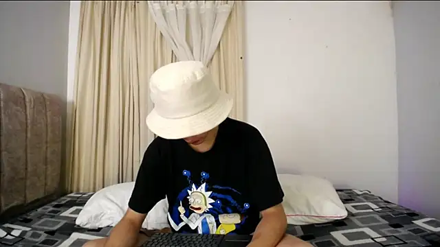 Yellowpokemon23 online show from April 1, 2026, 9:34 pm