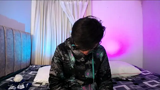 Yellowpokemon23 online show from April 8, 2026, 2:33 am