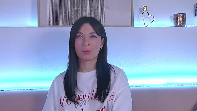 AlexandraBloom online show from January 30, 2025, 5:09 am