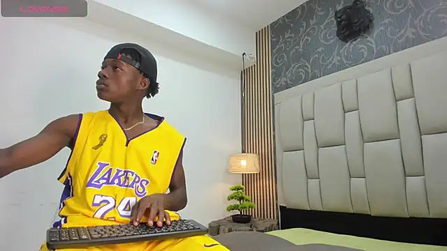 Snapshot of chimi88 chatting on February 21, 2025, 11:22 am chimi88 online show from February 21, 2025, 11:22 am