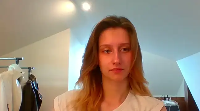 LUNA delight online show from February 21, 2025, 7:45 am