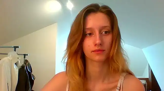 LUNA delight online show from February 25, 2025, 7:42 am