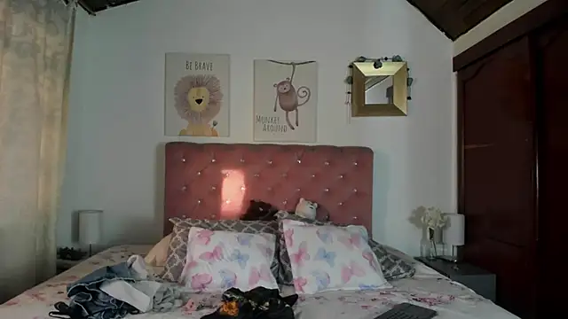 CelessteRedds online show from September 16, 2025, 11:22 am