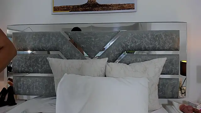 Slut Milf  online show from February 5, 2026, 8:02 pm