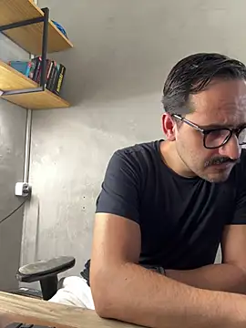 Snapshot of Superdad chatting on March 13, 2026, 6:25 pm Superdad online show from March 13, 2026, 6:25 pm